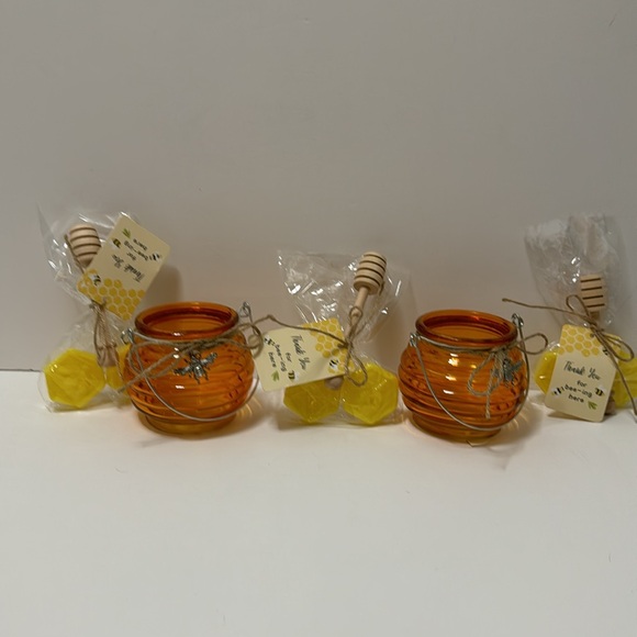 5 piece Thank you for Bee-in Here Party Favors Candly Holders and hand soaps New - Picture 12 of 12